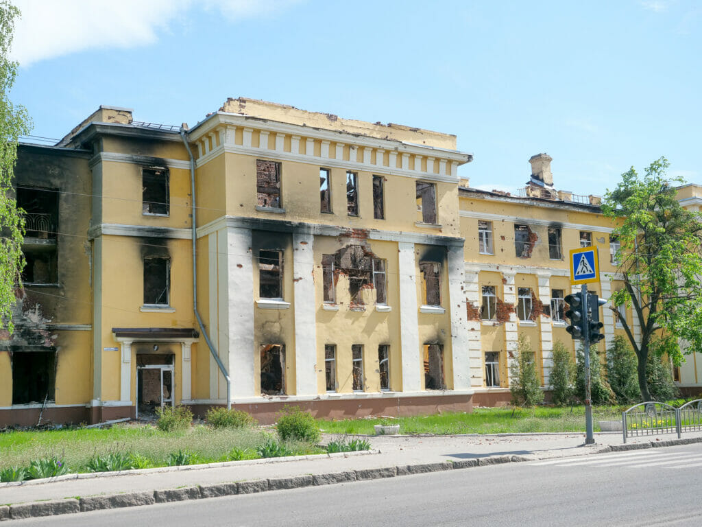 War damage in Kharkiv. Photo: Niklas Golitschek